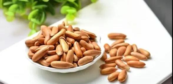 食堂托管公司提醒，小小的“長壽果”，幫你改善肝血不足，腰痛頭暈